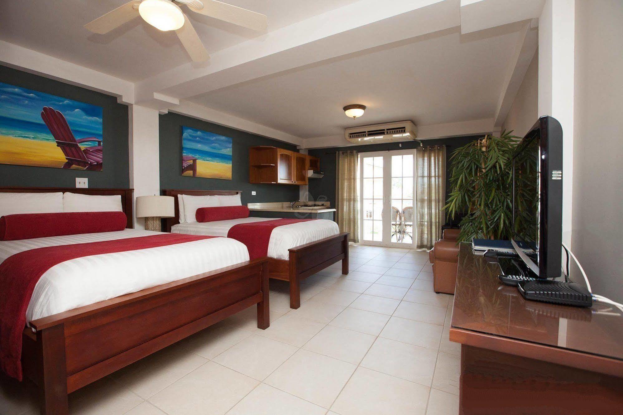 Tropical Suites Hotel Bocas del Toro Exterior photo